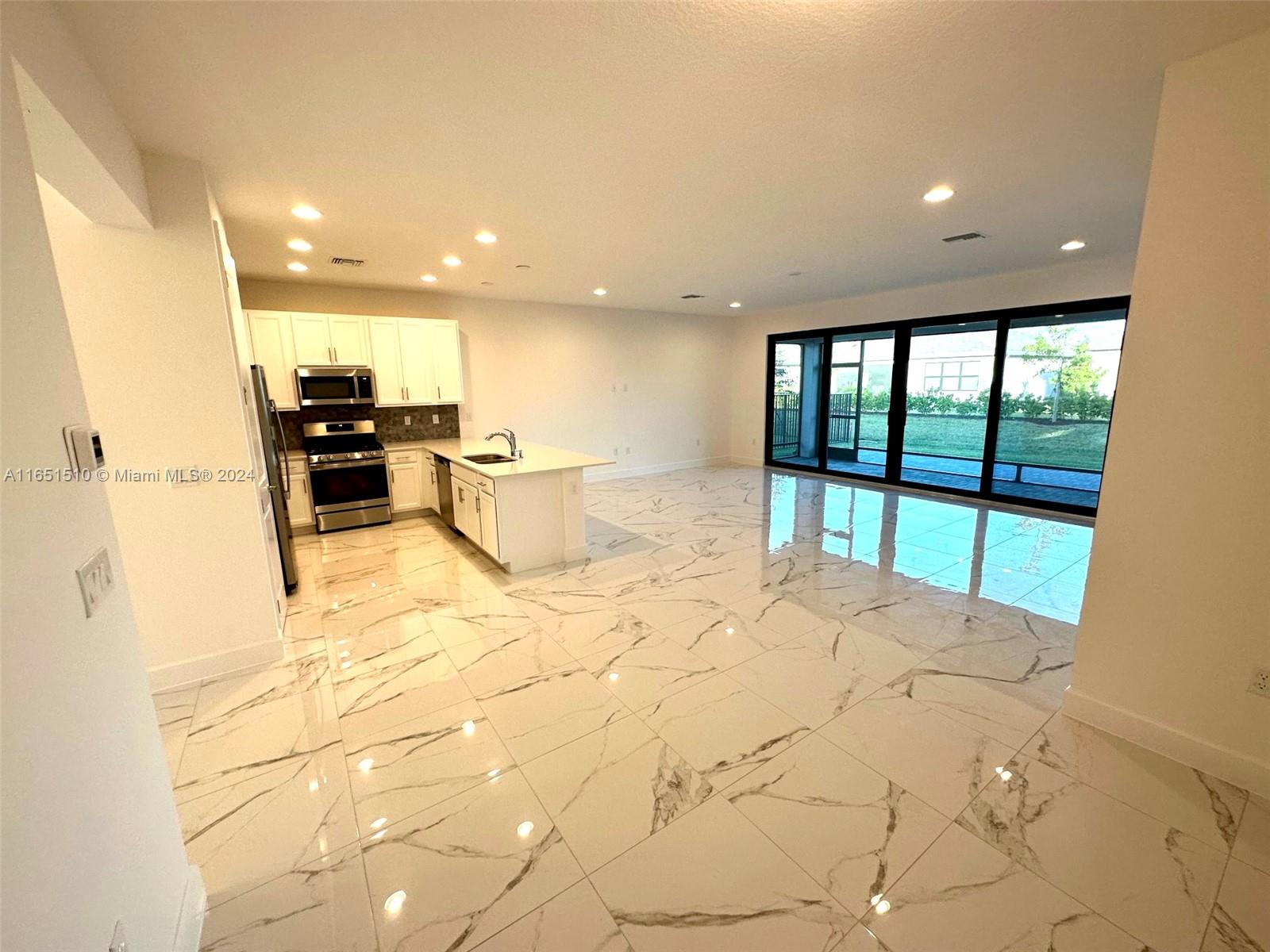 12555 SW Green Creek Dr, Port St. Lucie