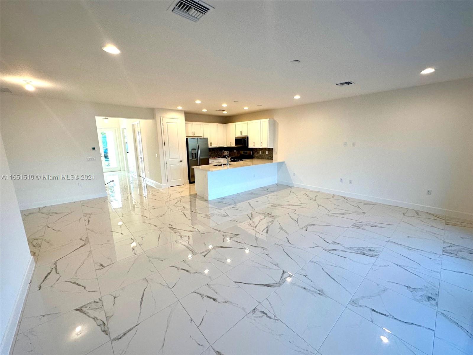 12555 SW Green Creek Dr, Port St. Lucie