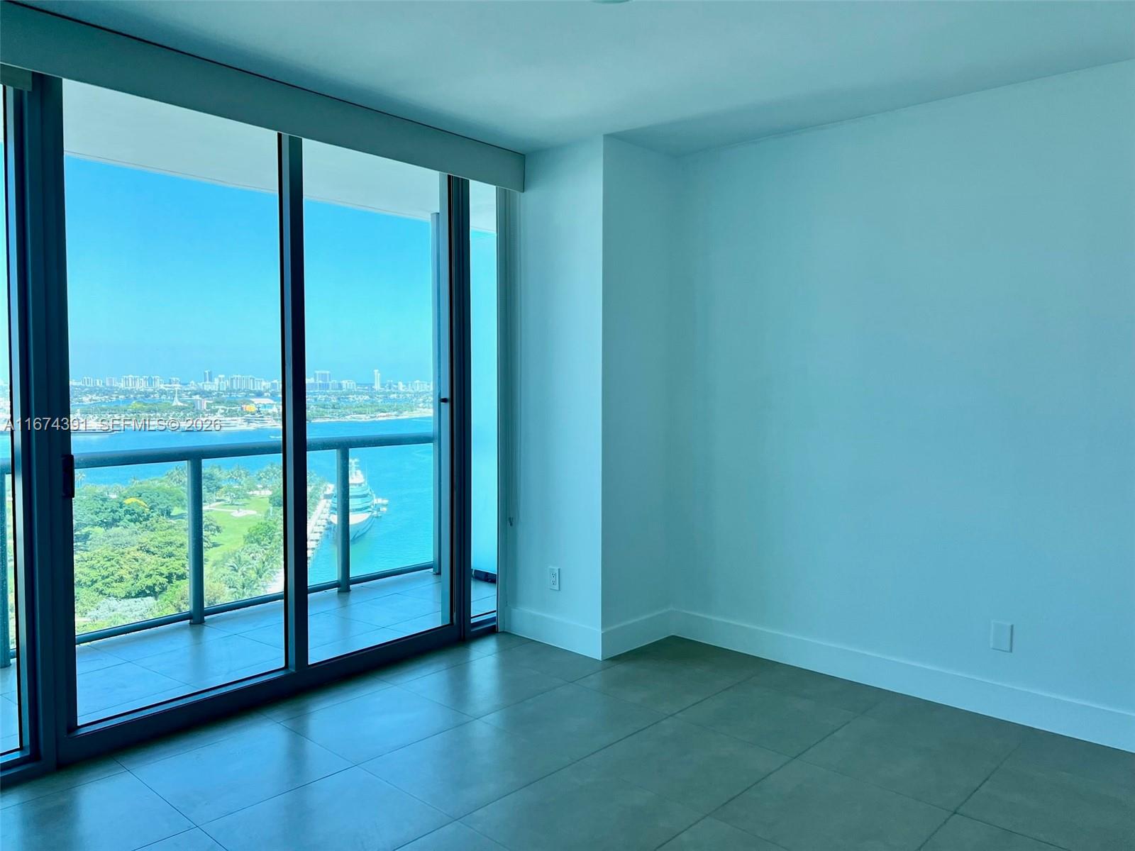 888 Biscayne Blvd # 1811