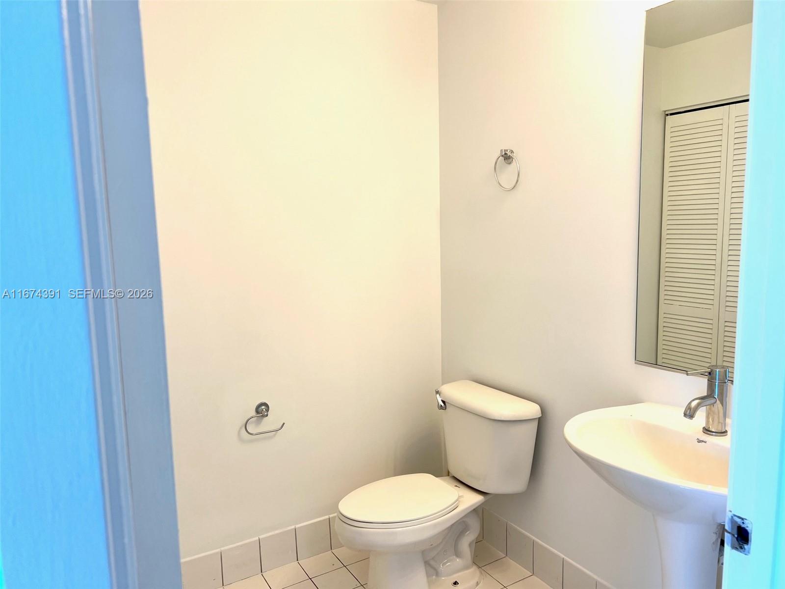 888 Biscayne Blvd # 1811