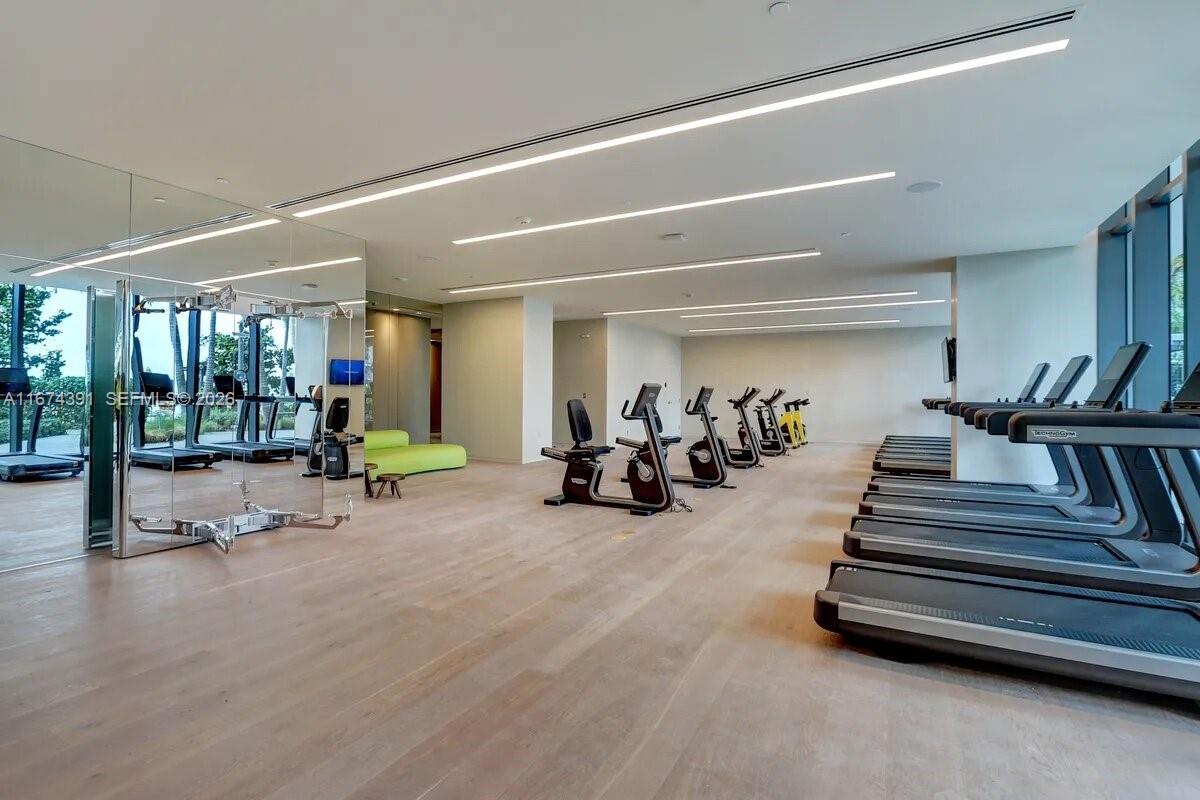 888 Biscayne Blvd # 1811