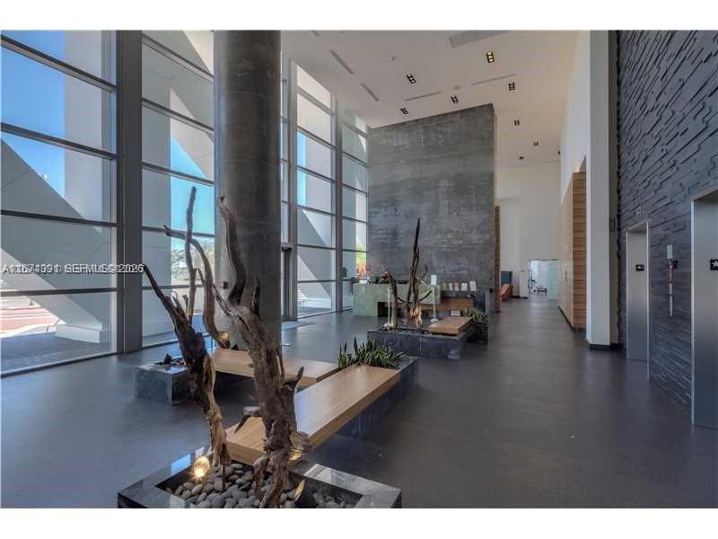 888 Biscayne Blvd # 1811