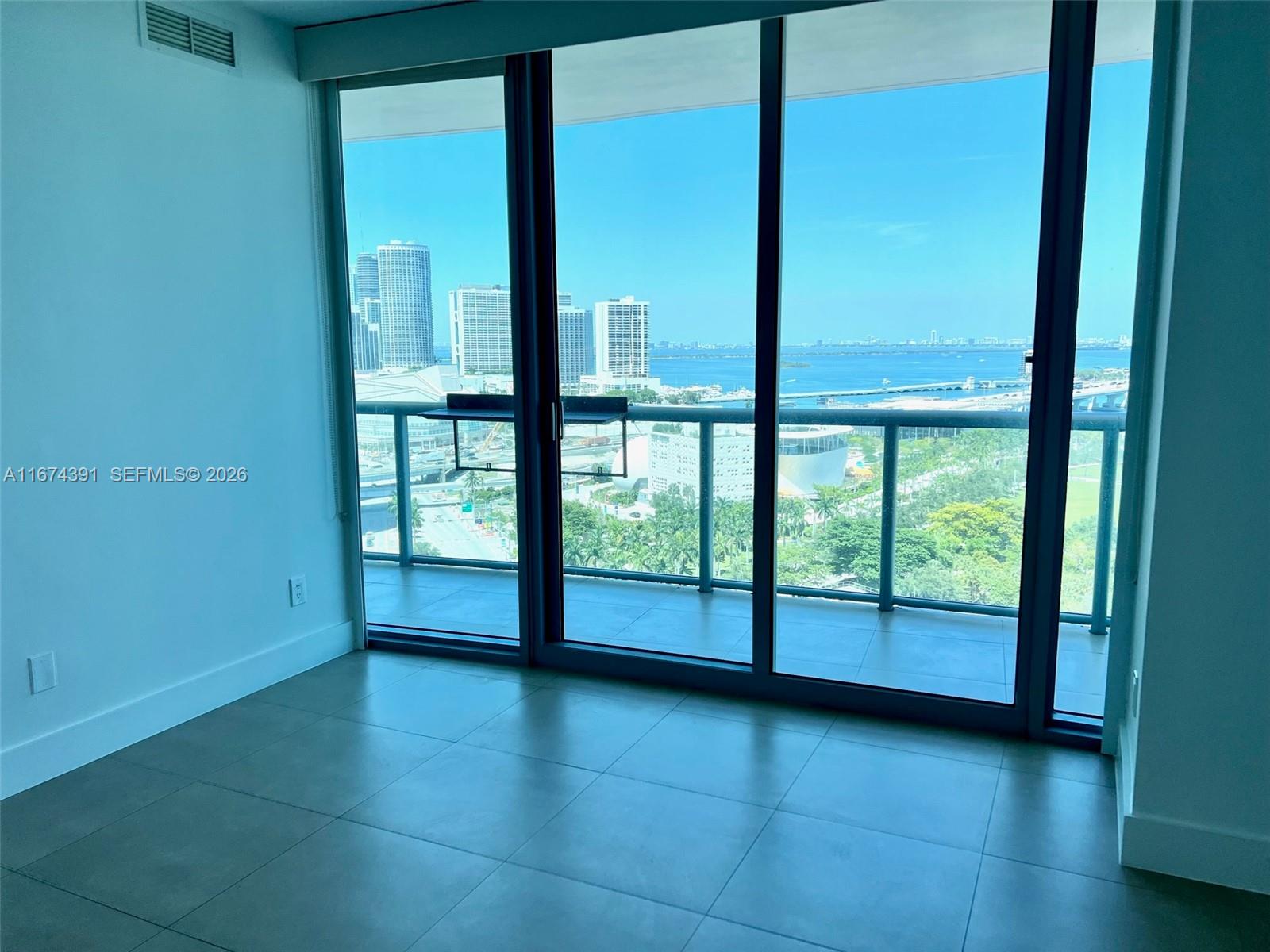 888 Biscayne Blvd # 1811