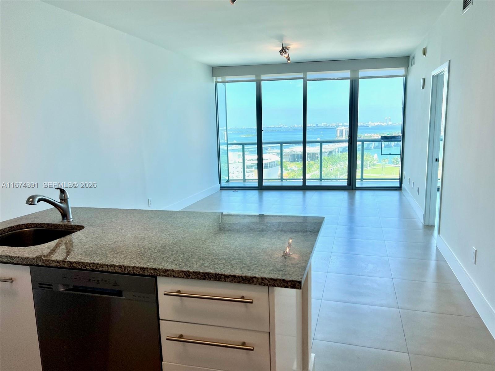 888 Biscayne Blvd # 1811