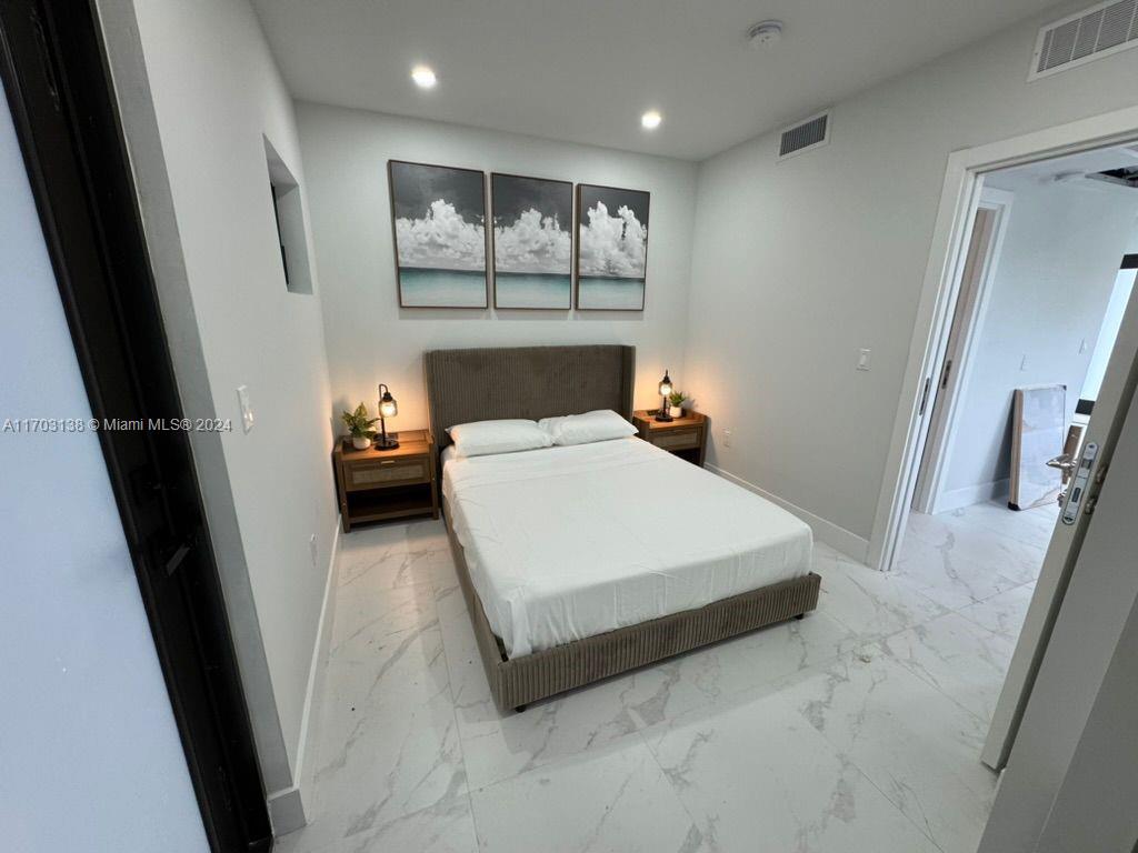 944 Jefferson Ave # 6