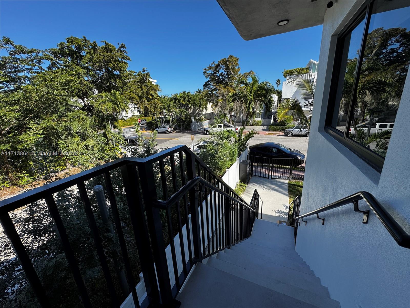 944 Jefferson Ave # 14