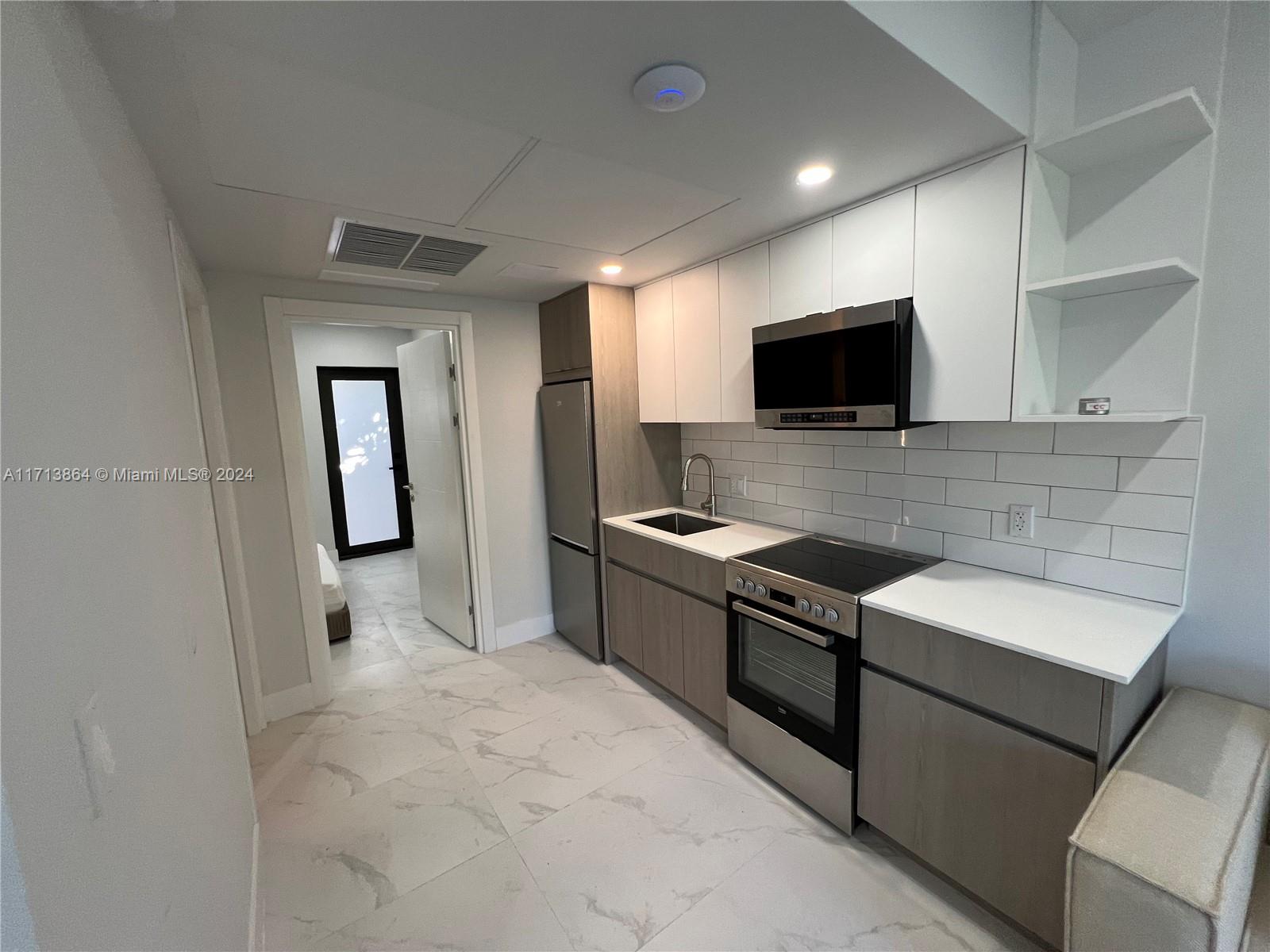 944 Jefferson Ave # 14