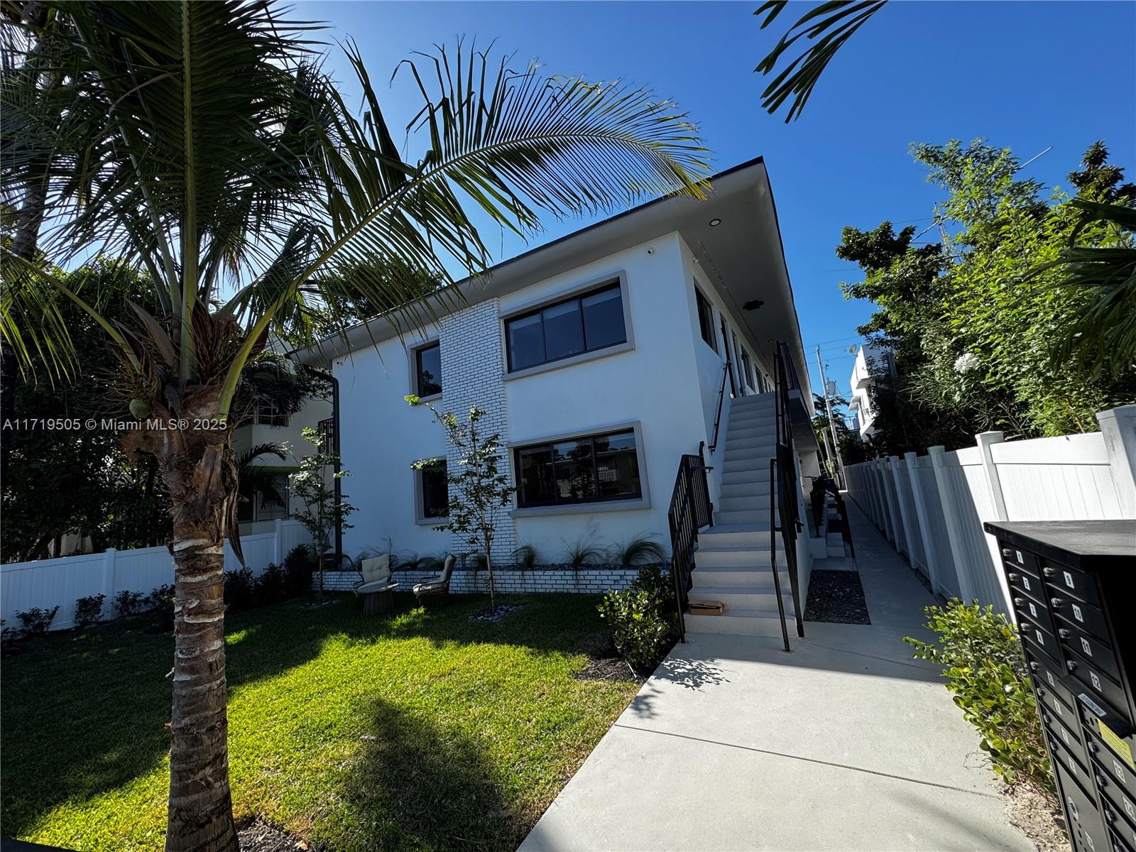 944 Jefferson Ave # 13