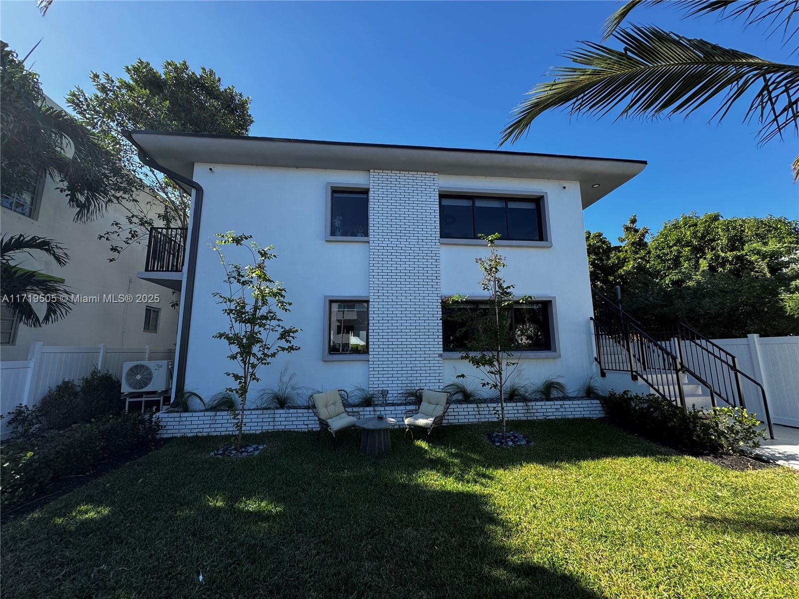 944 Jefferson Ave # 13