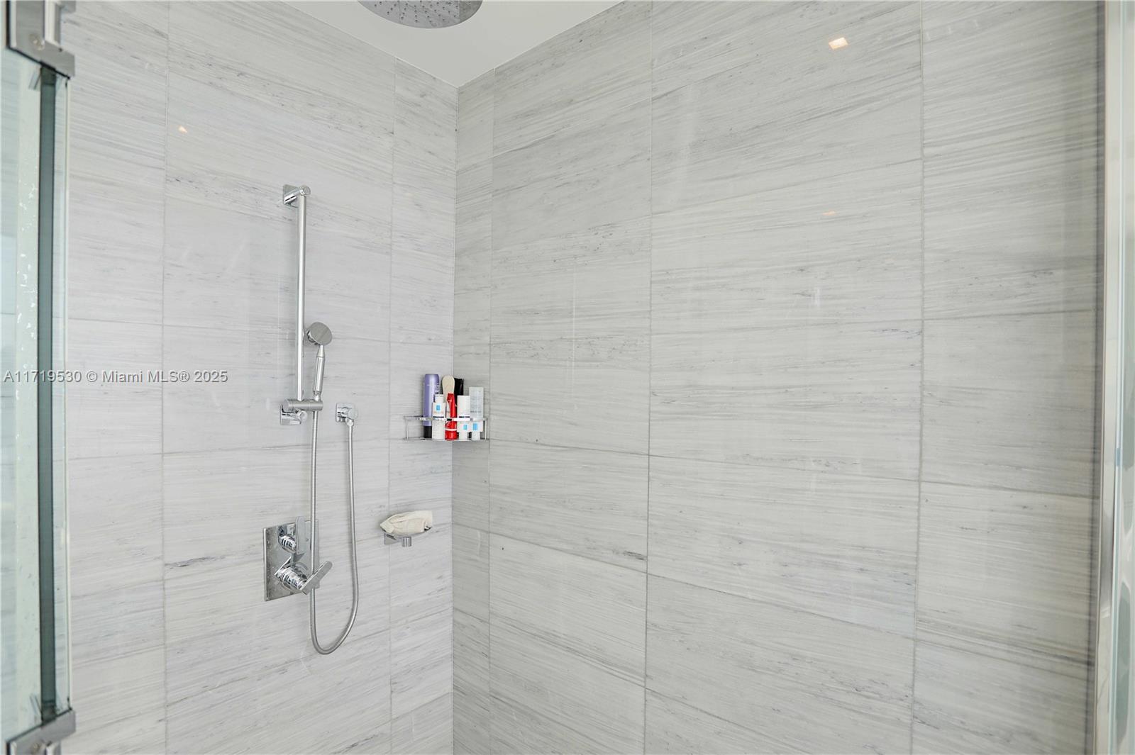 16901 Collins Ave # 3403