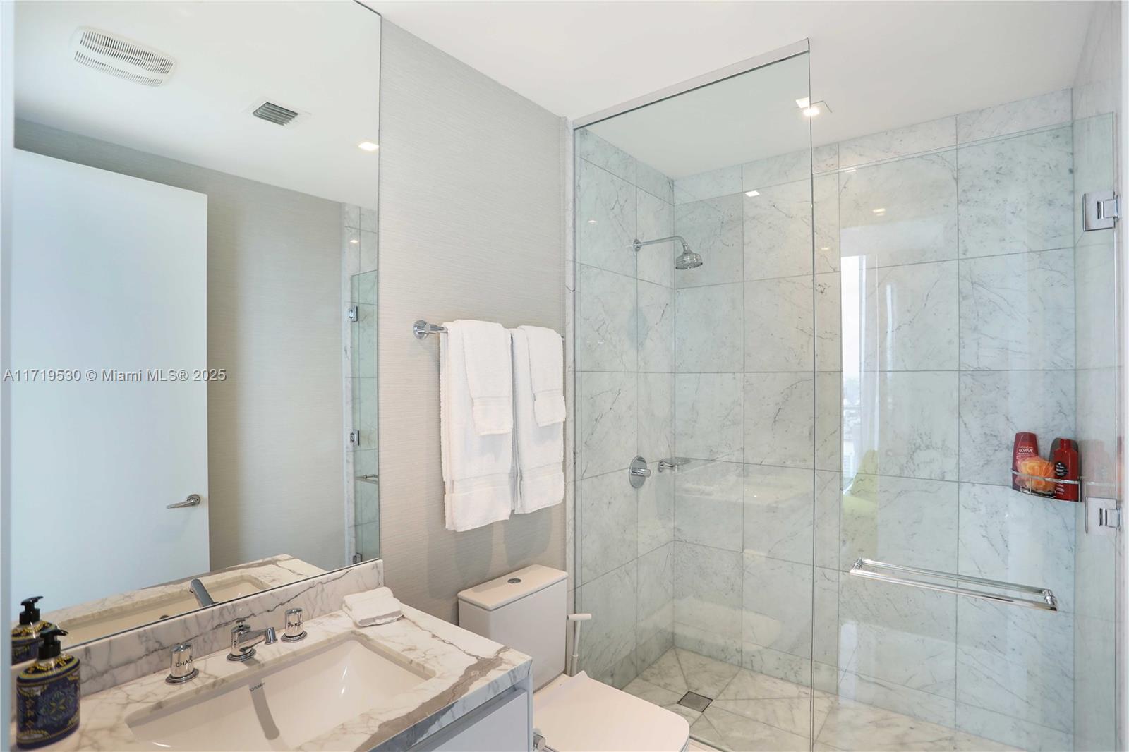 16901 Collins Ave # 3403