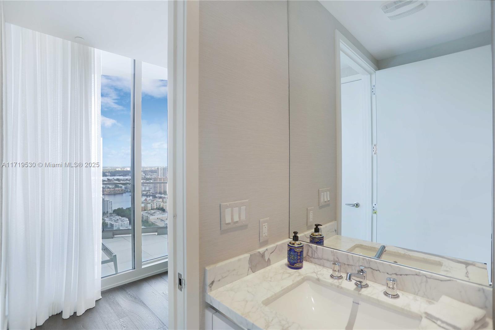 16901 Collins Ave # 3403