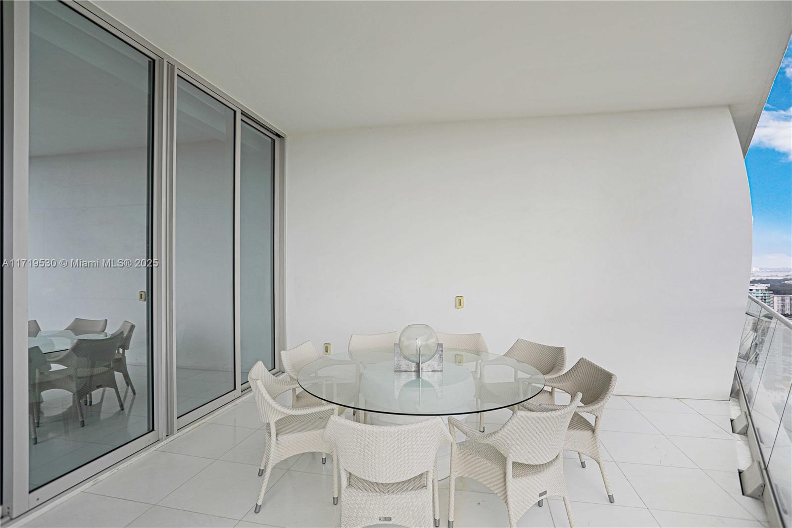 16901 Collins Ave # 3403