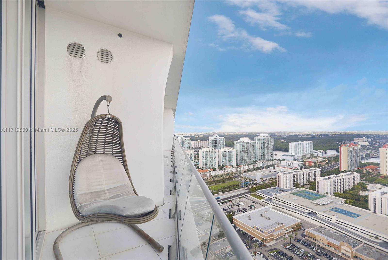 16901 Collins Ave # 3403