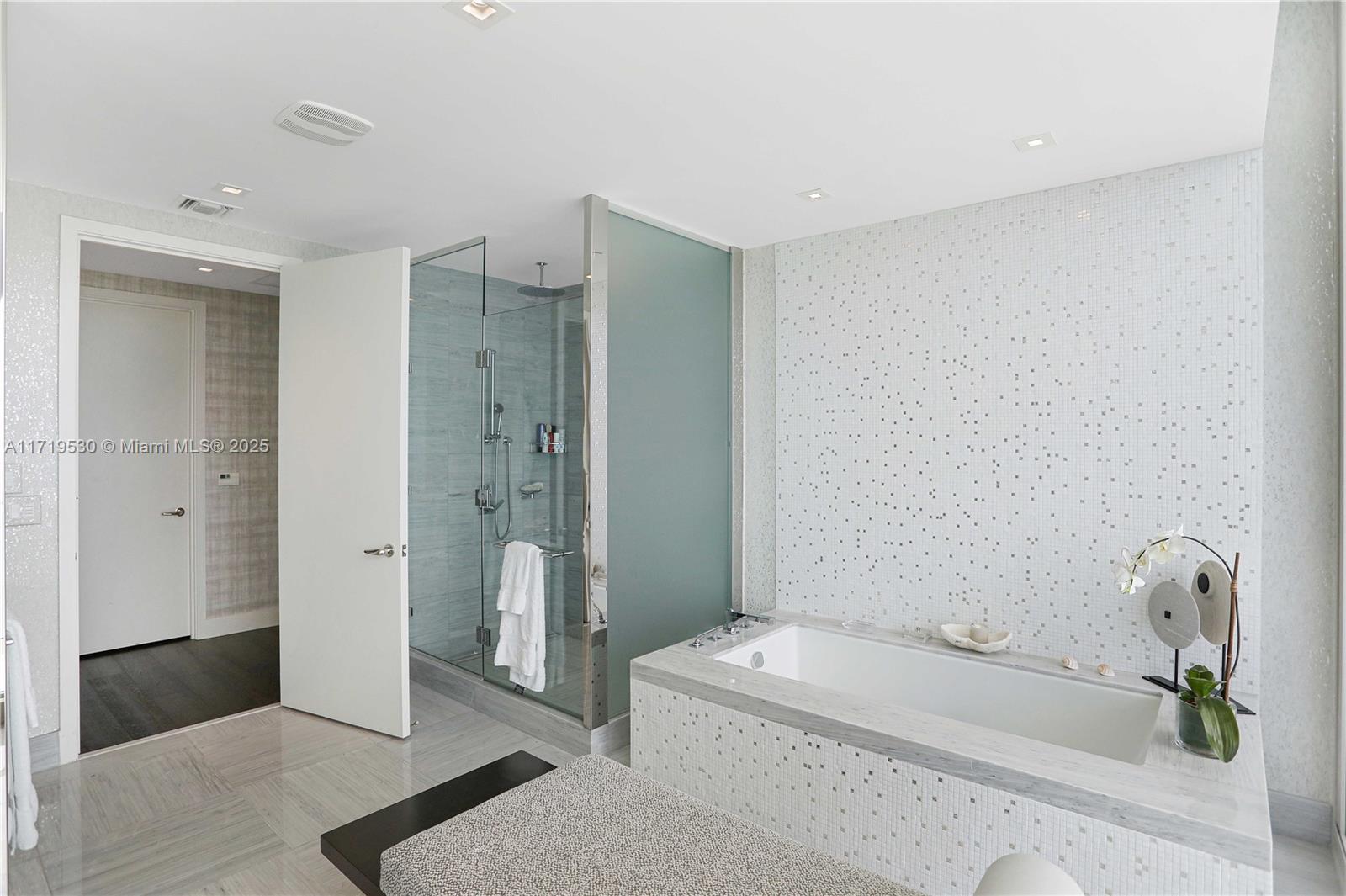 16901 Collins Ave # 3403