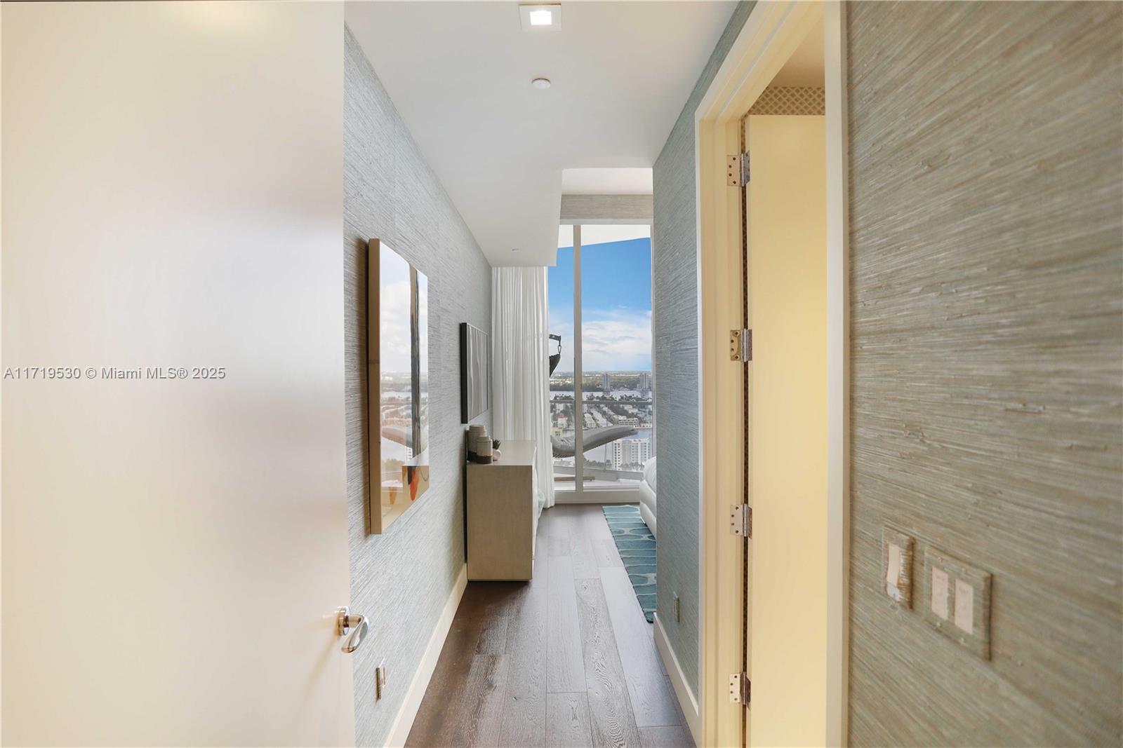 16901 Collins Ave # 3403