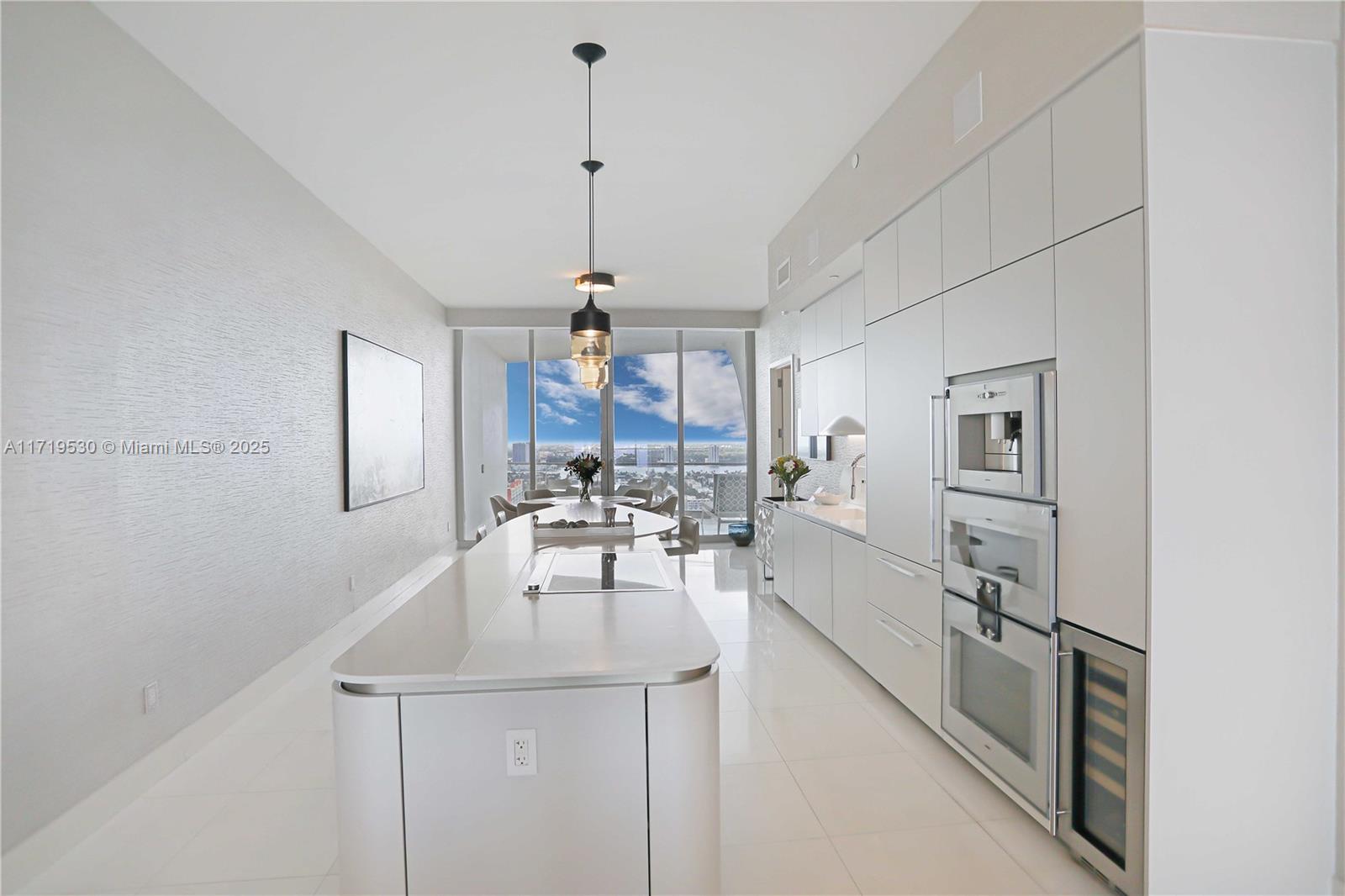 16901 Collins Ave # 3403