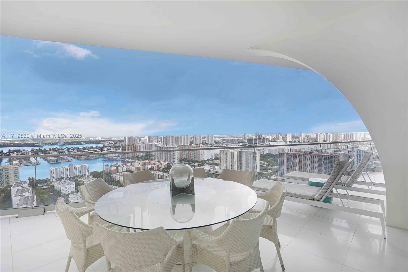 16901 Collins Ave # 3403