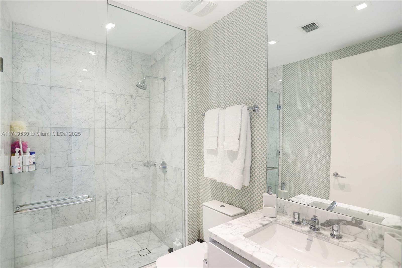 16901 Collins Ave # 3403