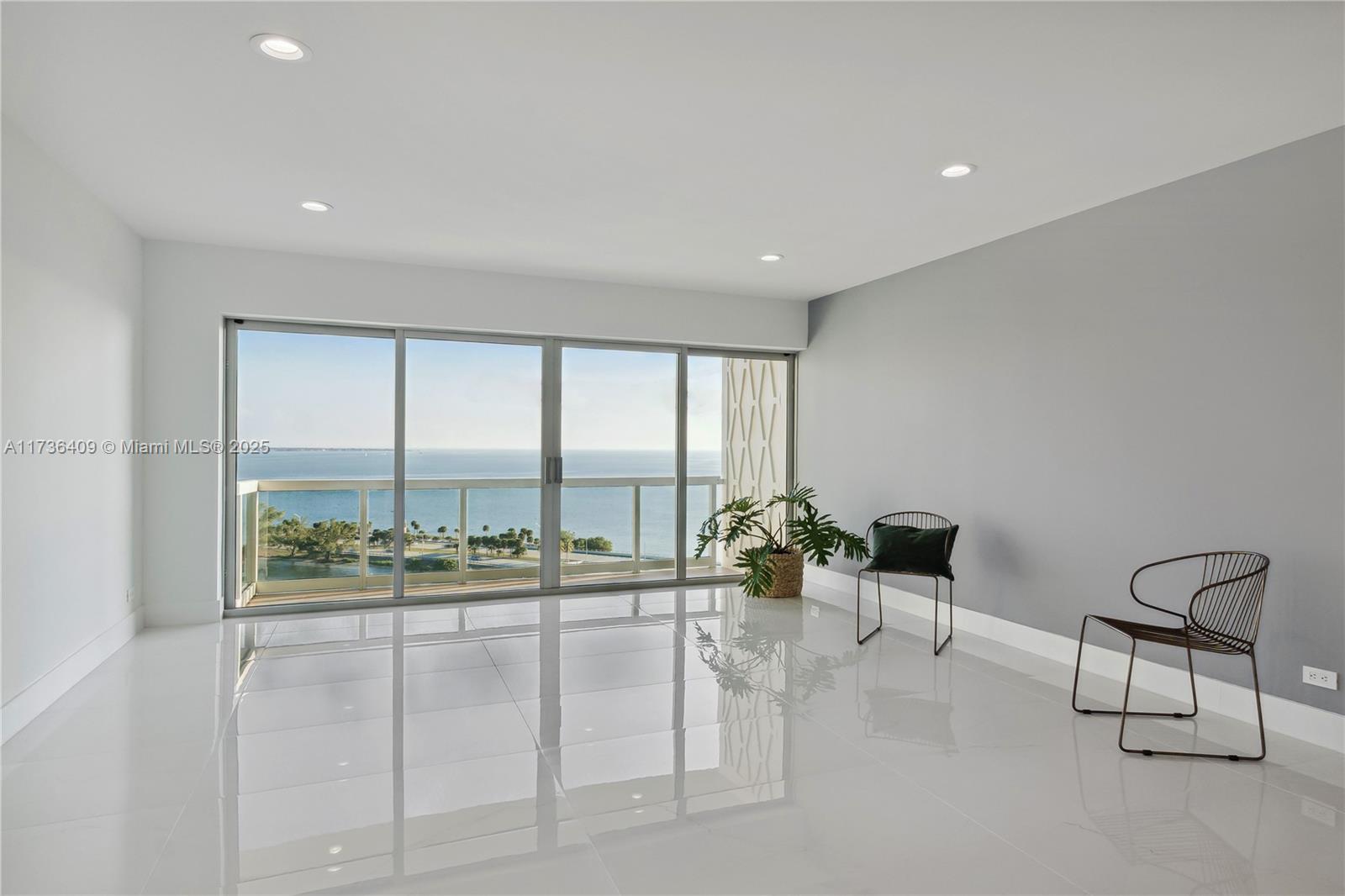 2451 Brickell Ave # 18T