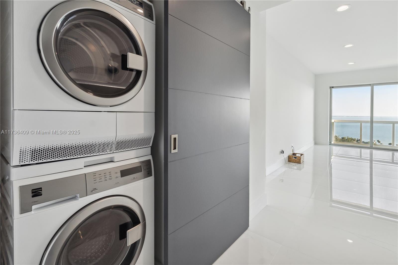 2451 Brickell Ave # 18T