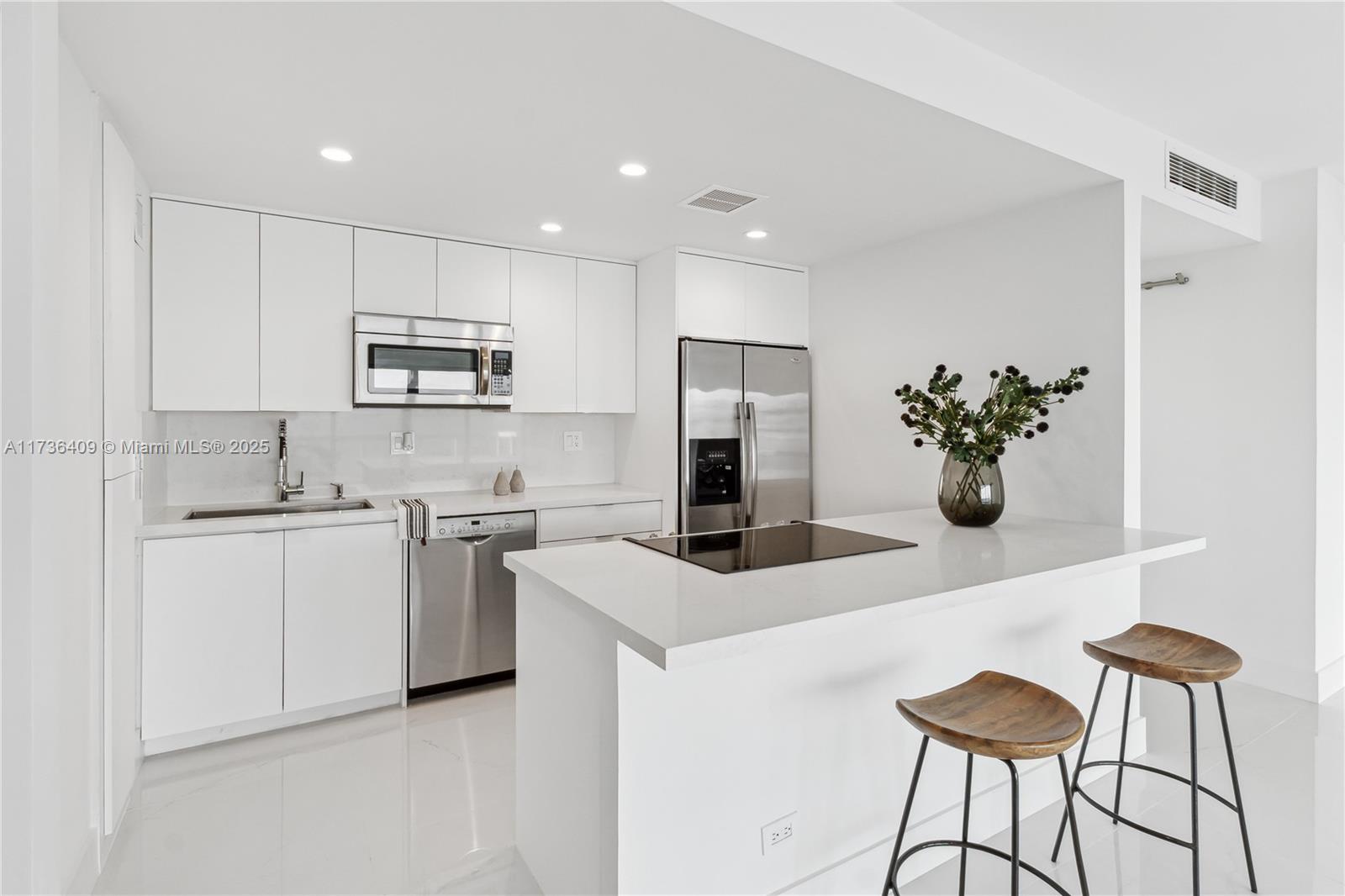 2451 Brickell Ave # 18T