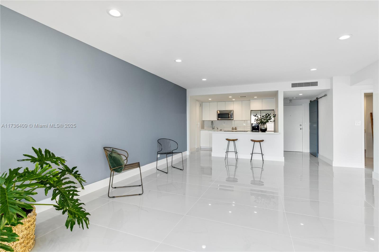 2451 Brickell Ave # 18T