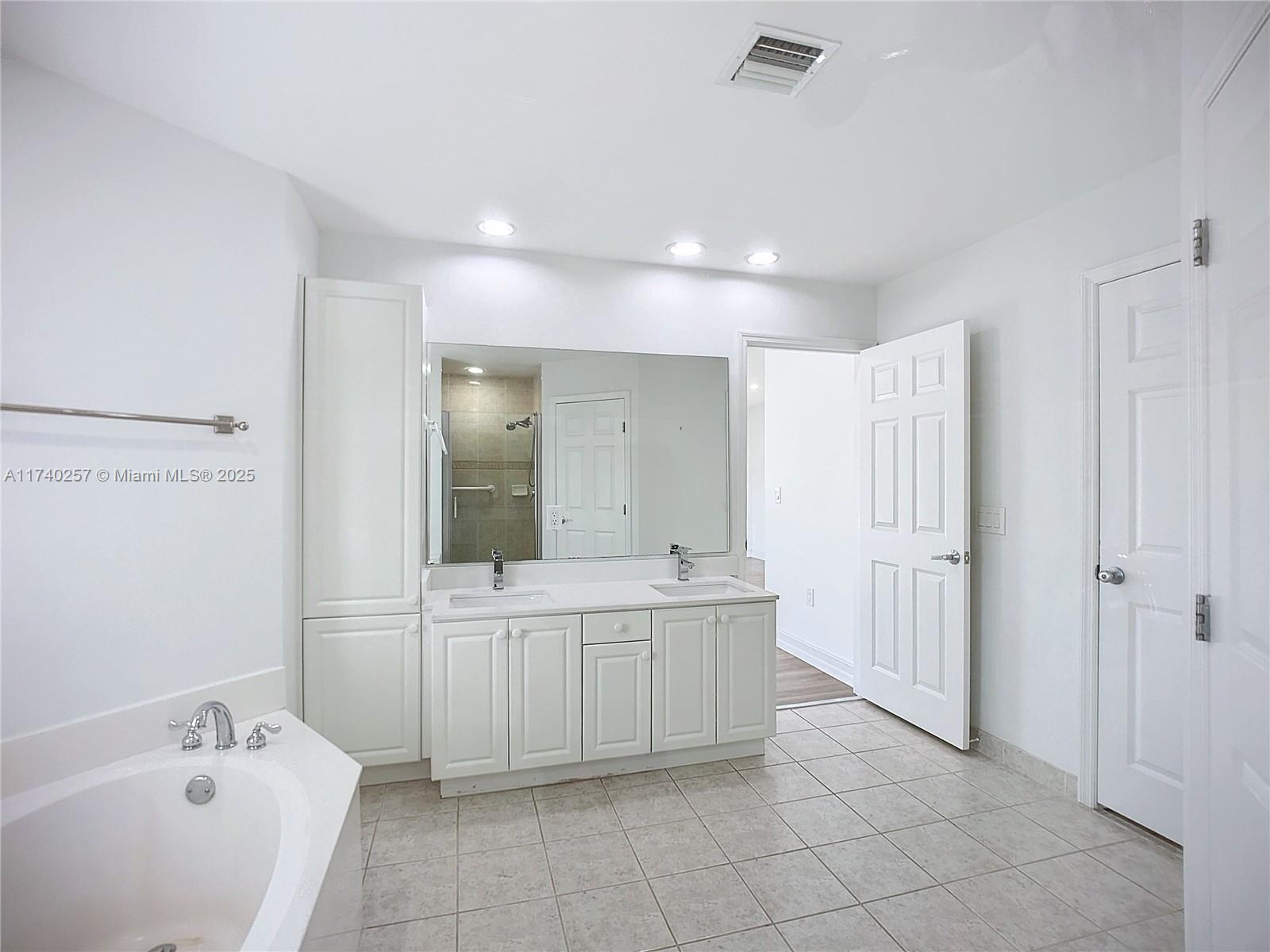 3102 NE 210th Ter # 3102
