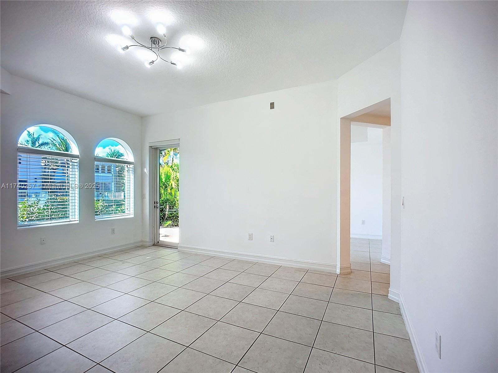 3102 NE 210th Ter # 3102