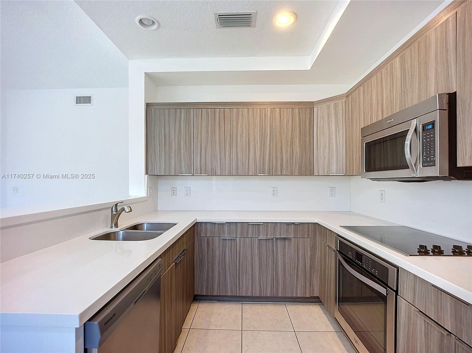 3102 NE 210th Ter # 3102