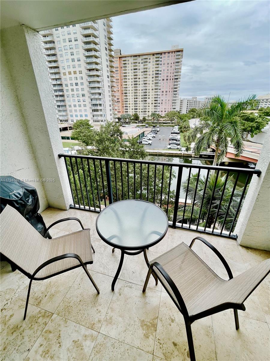 17150 N Bay Rd # 2511