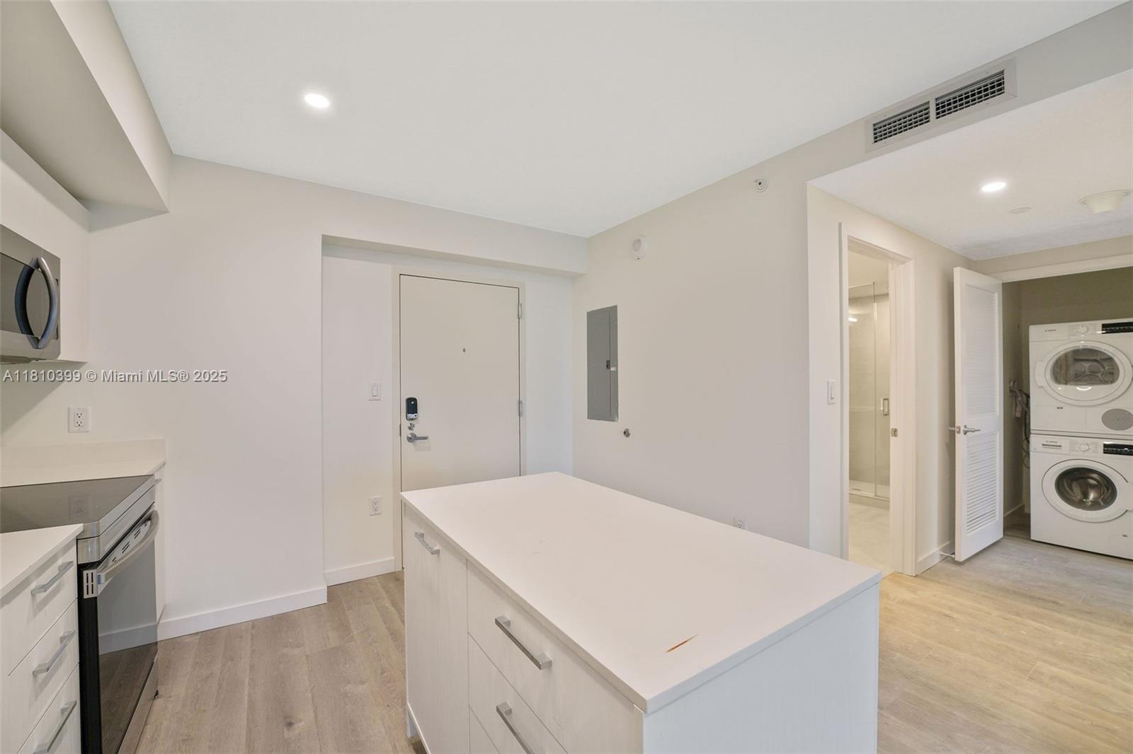 1500 Bay Rd # 0910 Unit: N-0910