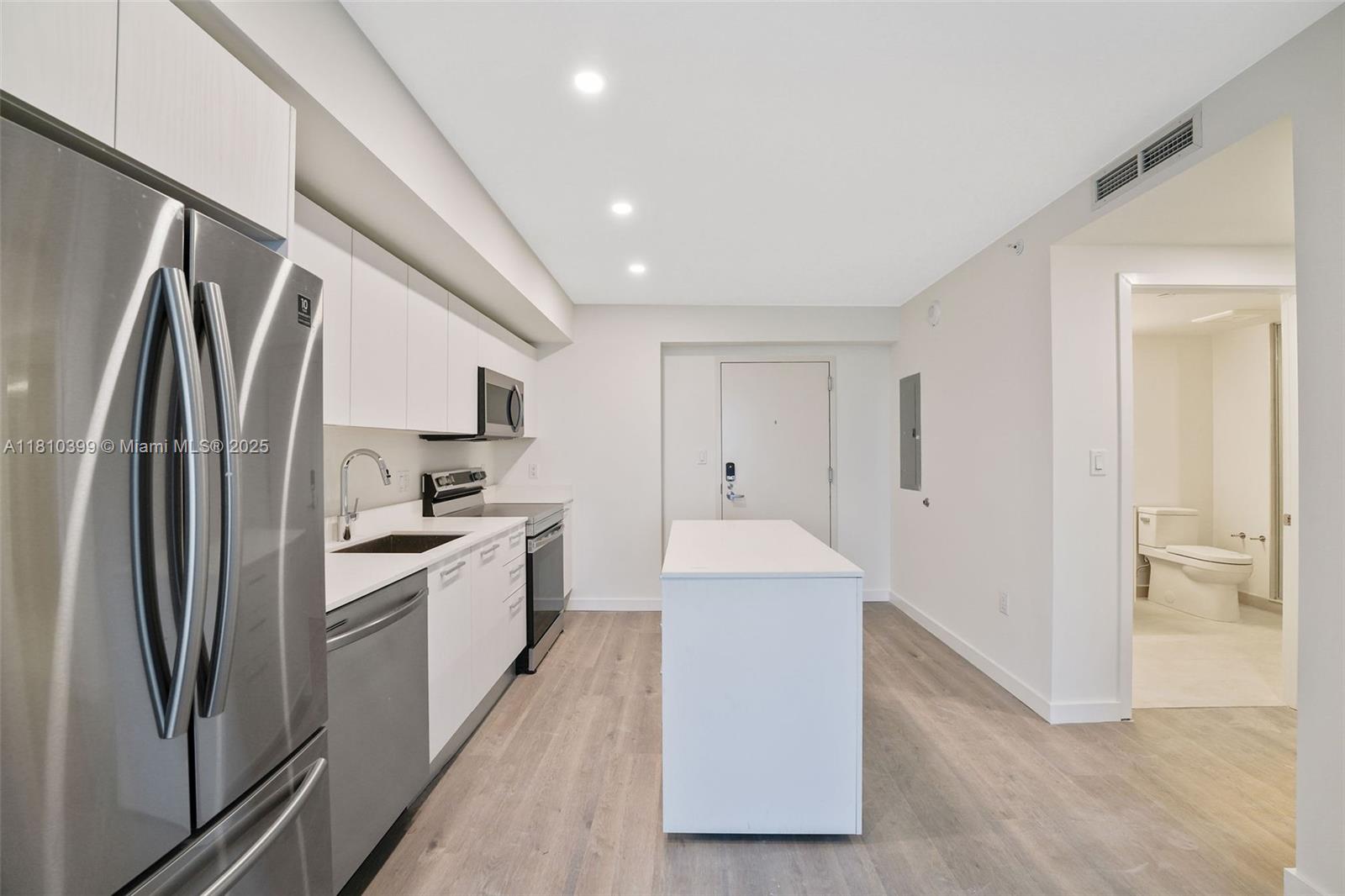 1500 Bay Rd # 0910 Unit: N-0910