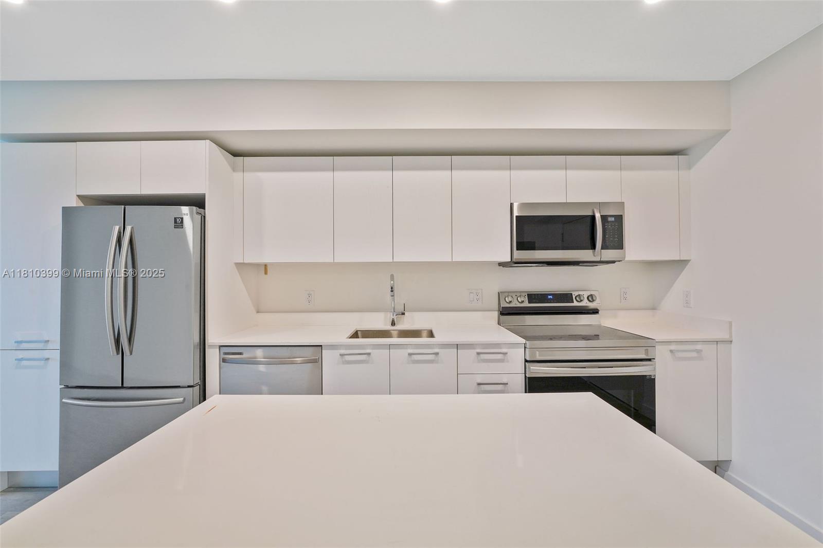 1500 Bay Rd # 0910 Unit: N-0910