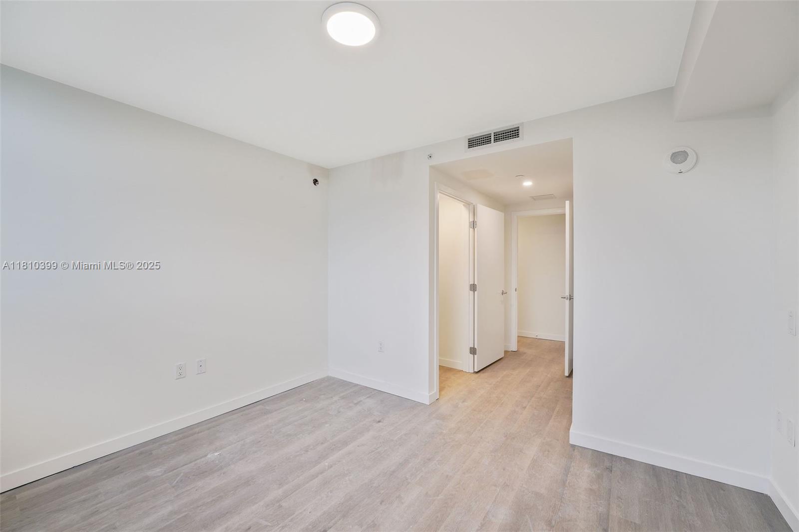 1500 Bay Rd # 0910 Unit: N-0910