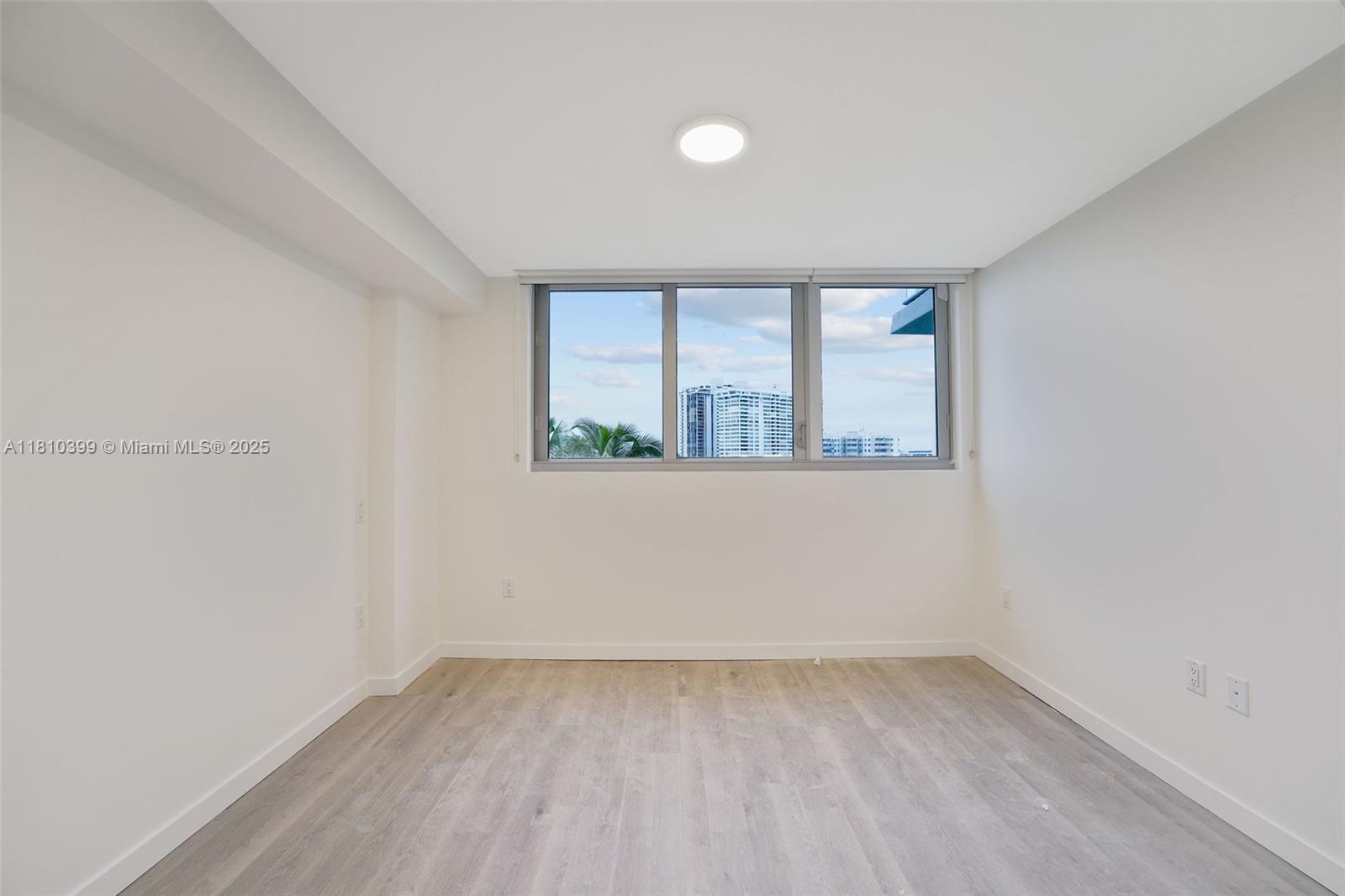 1500 Bay Rd # 0910 Unit: N-0910