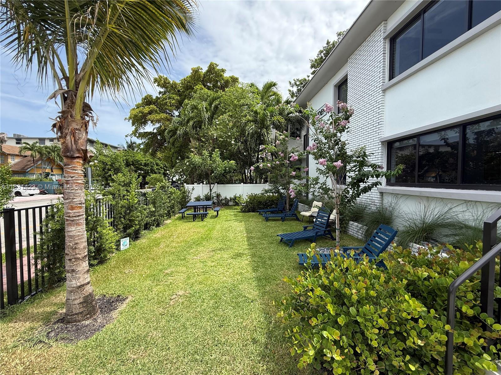 944 Jefferson Ave # 15