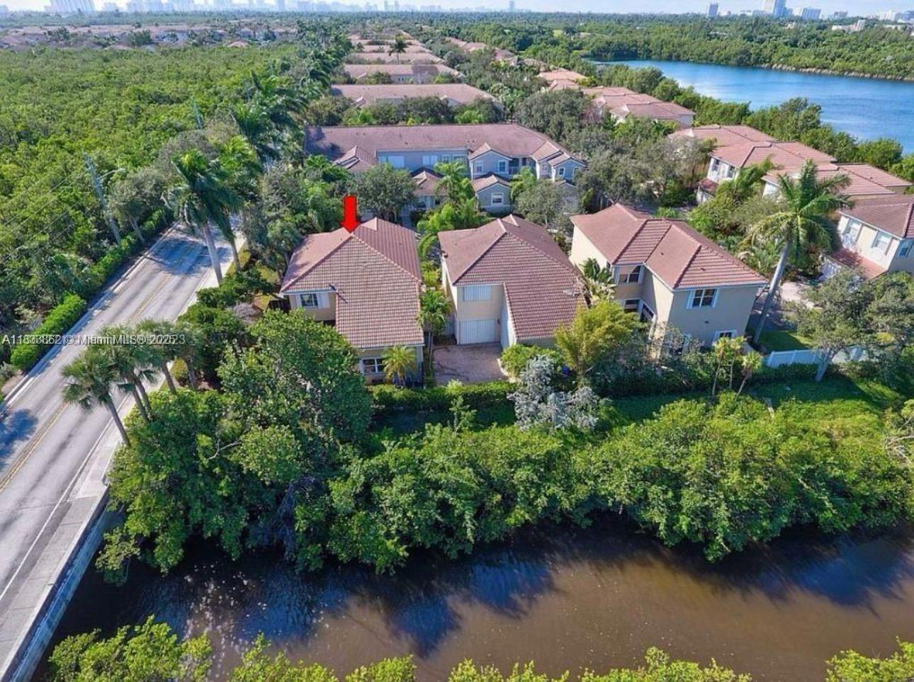 1125 Butternut Ln