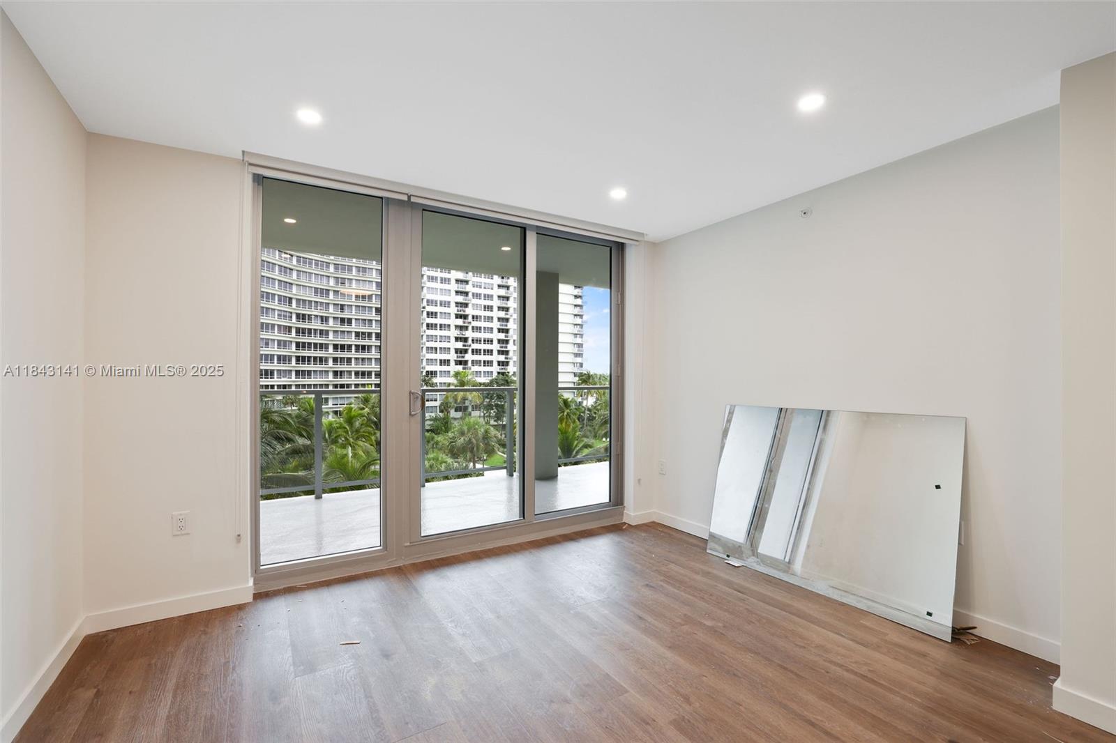 1500 Bay Rd # 0927 Unit: N-0927