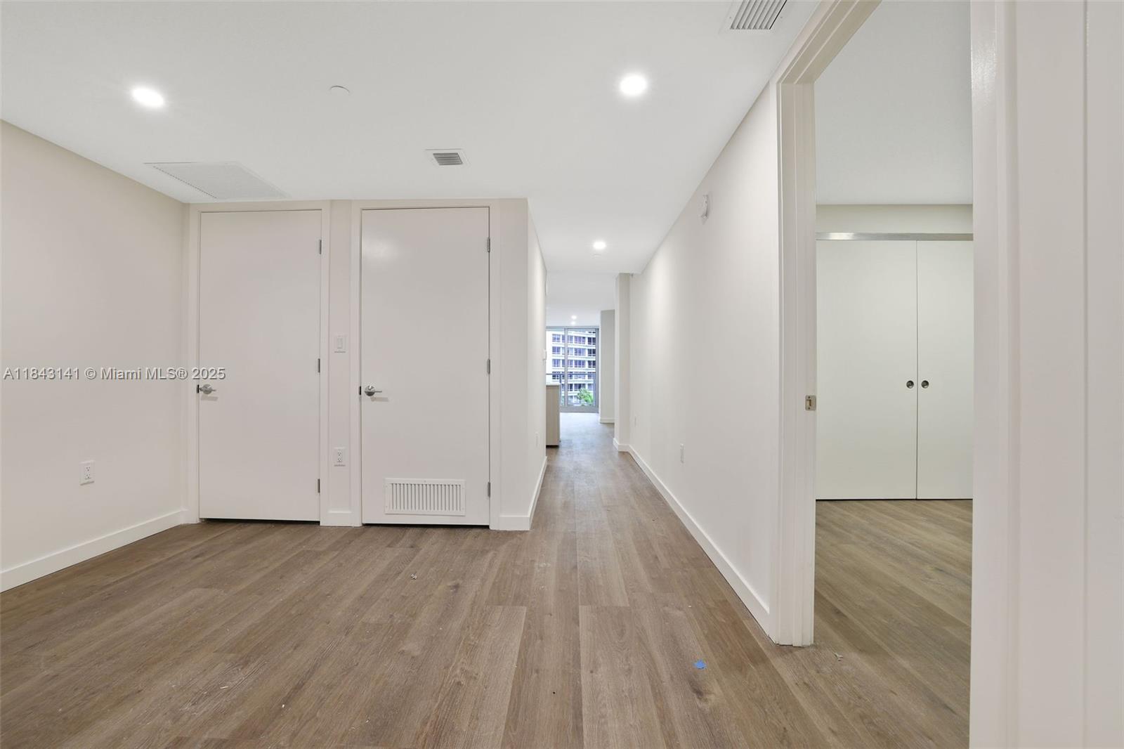 1500 Bay Rd # 0927 Unit: N-0927
