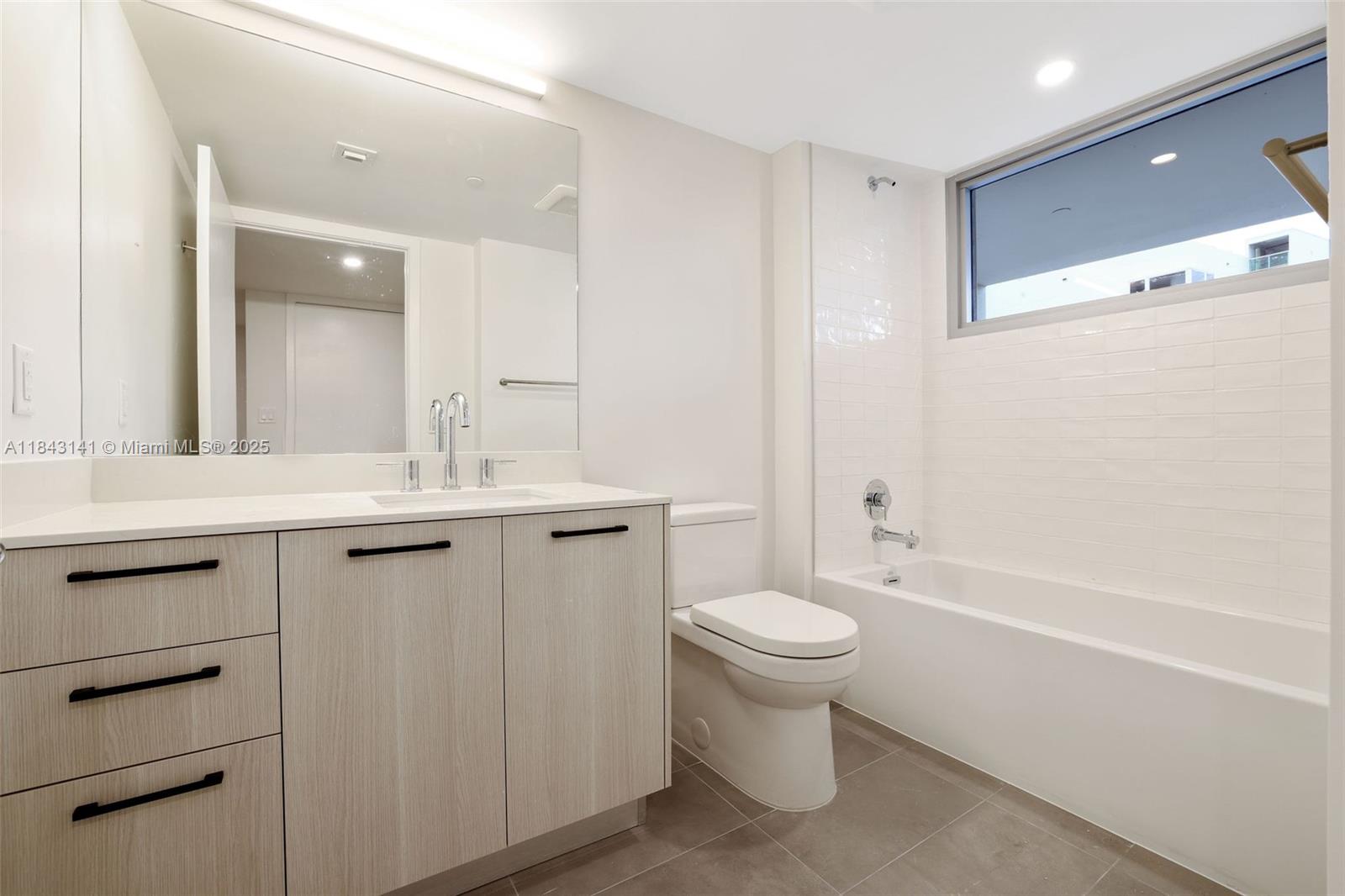 1500 Bay Rd # 0927 Unit: N-0927