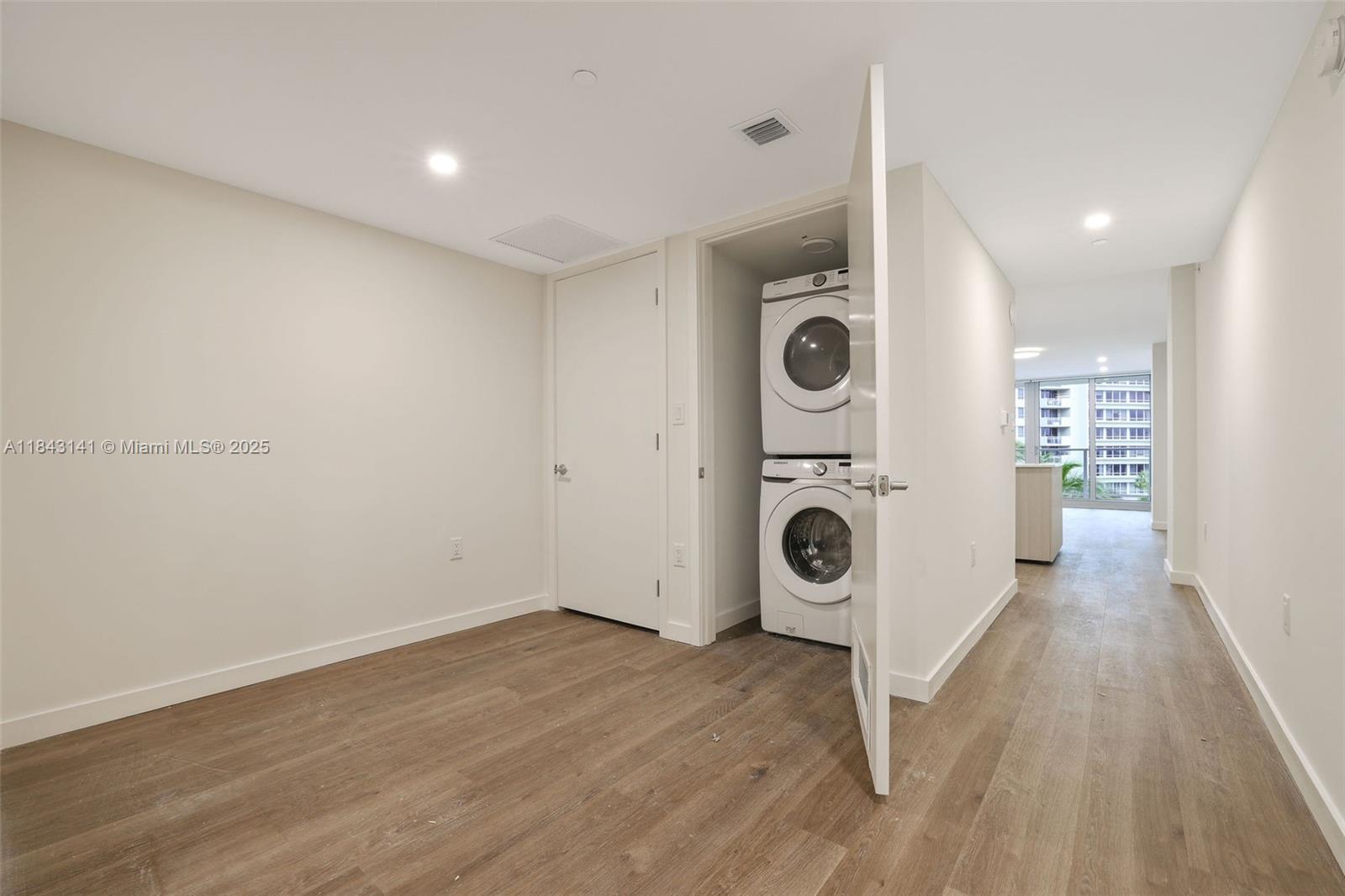 1500 Bay Rd # 0927 Unit: N-0927