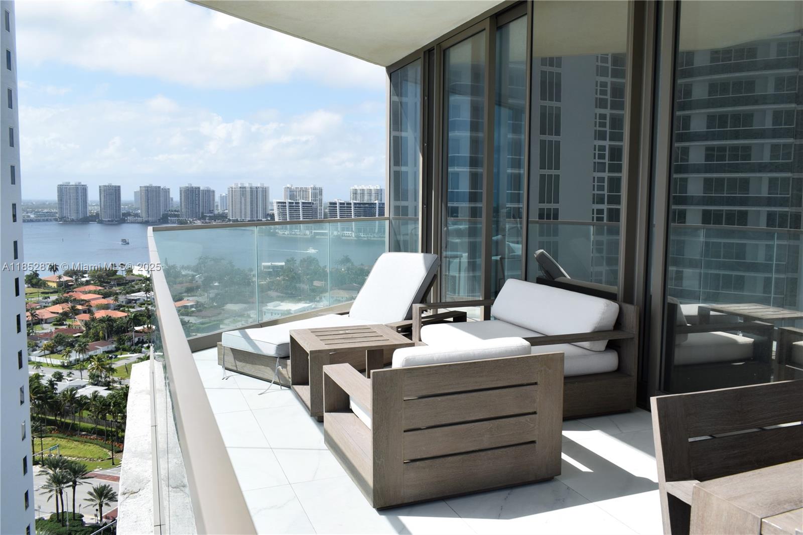18975 Collins Ave # 1804