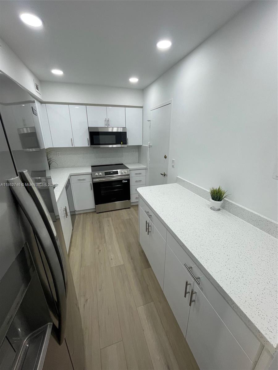 2501 S Ocean Dr Unit: 1233 (Available NOW)