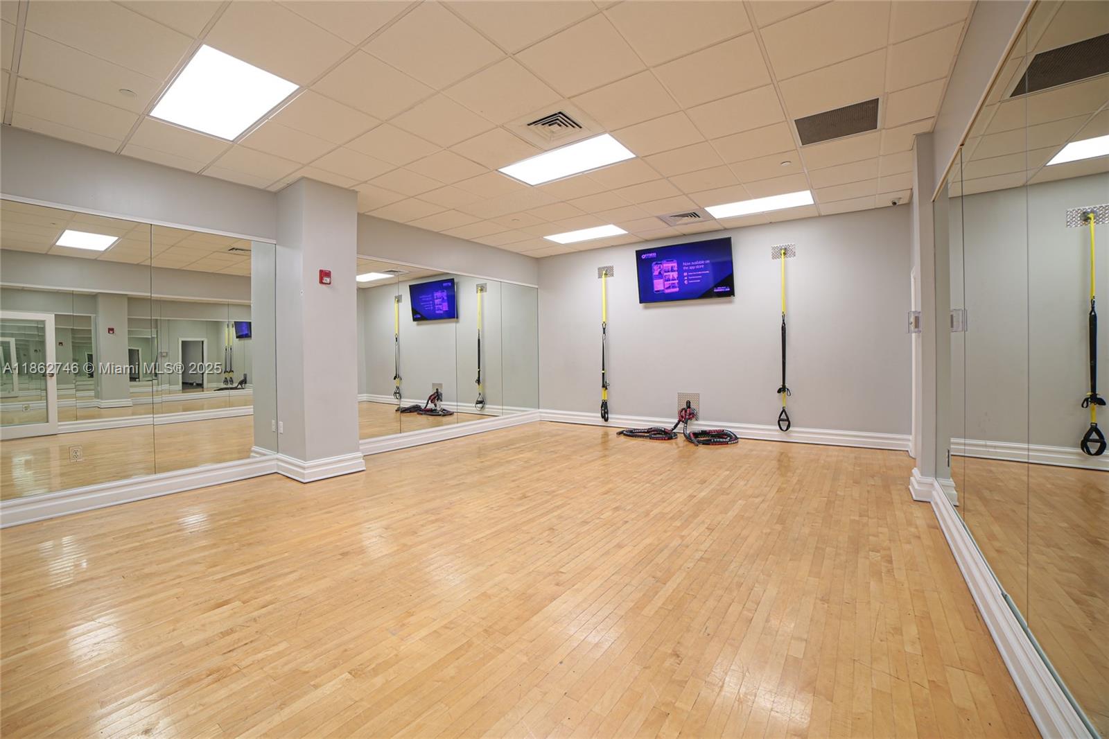 2501 S Ocean Dr Unit: 1233 (Available NOW)