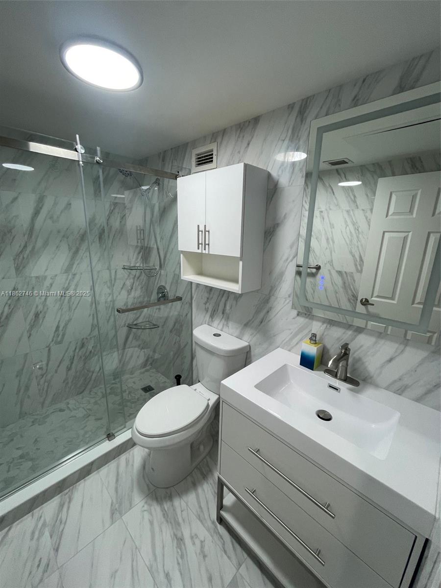 2501 S Ocean Dr Unit: 1233 (Available NOW)