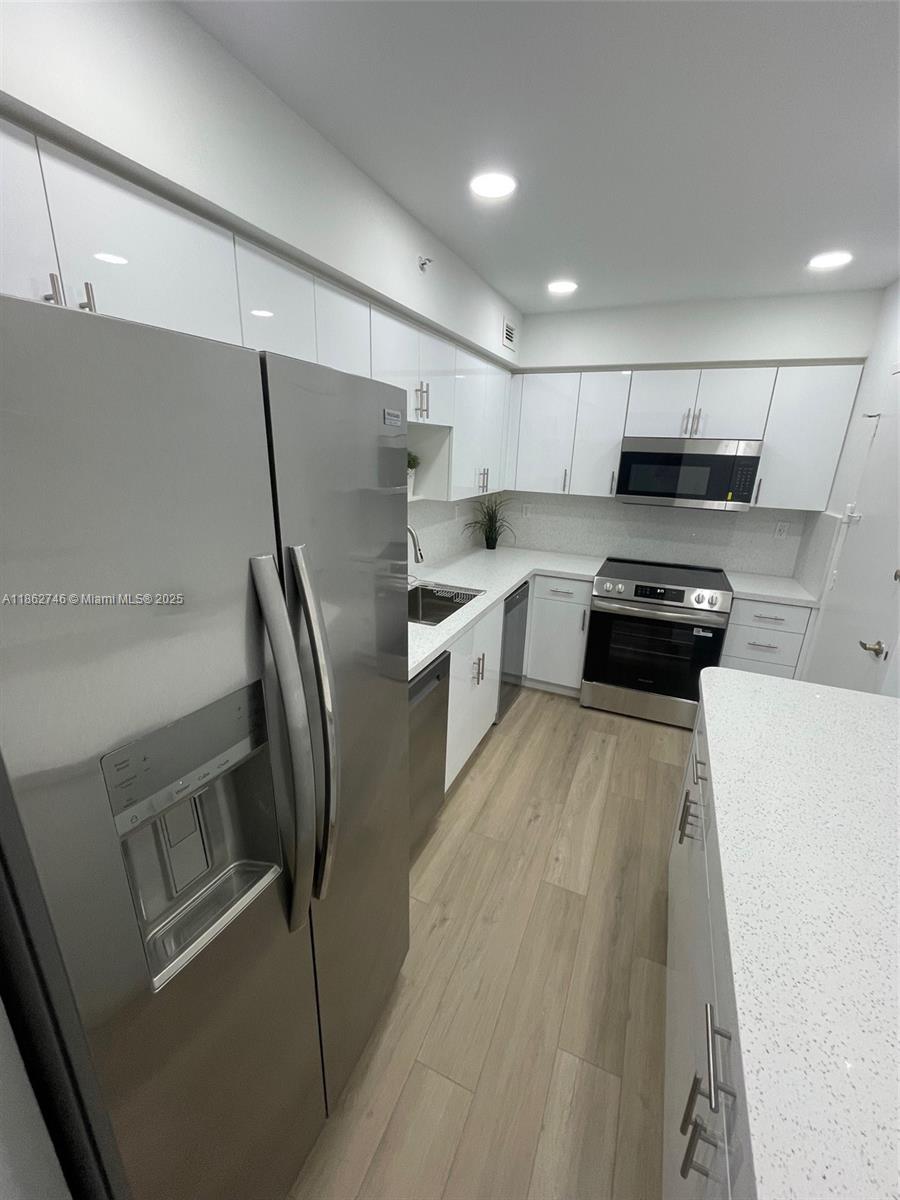 2501 S Ocean Dr Unit: 1233 (Available NOW)