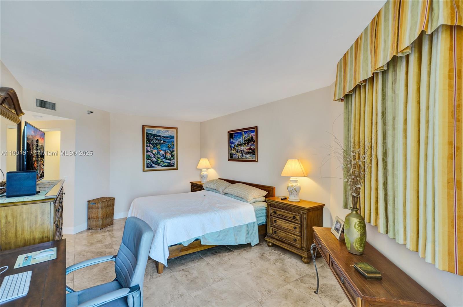 3610 Yacht Club Dr Unit: PH07