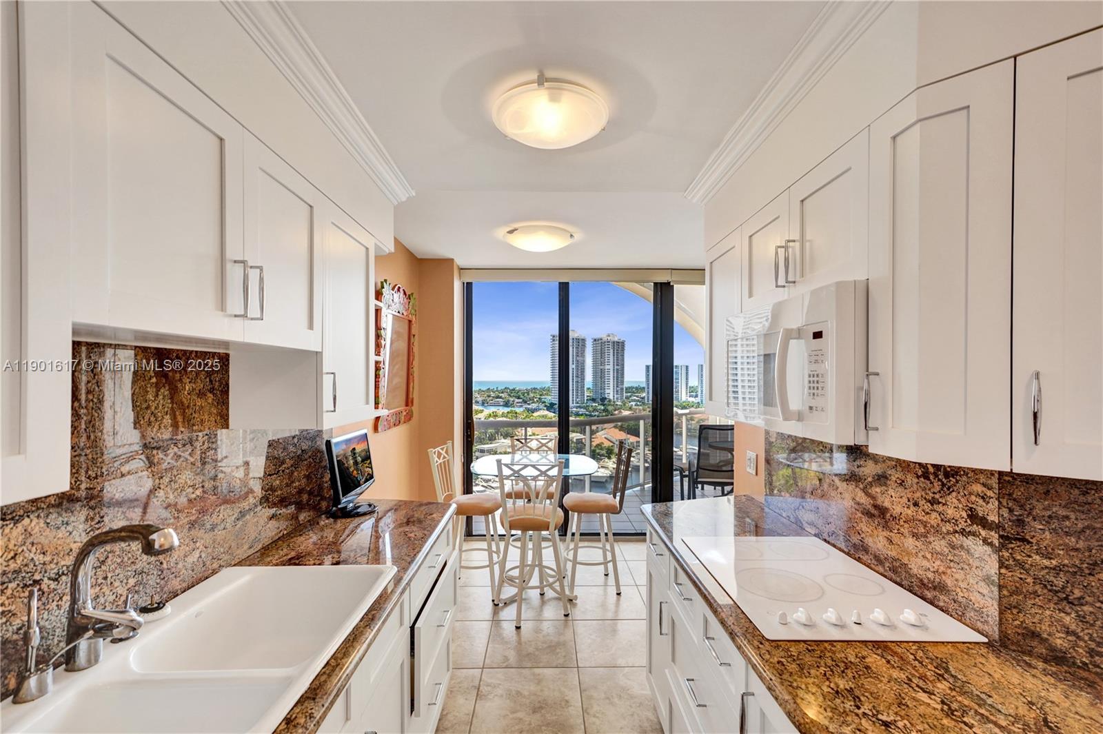 3610 Yacht Club Dr Unit: PH07