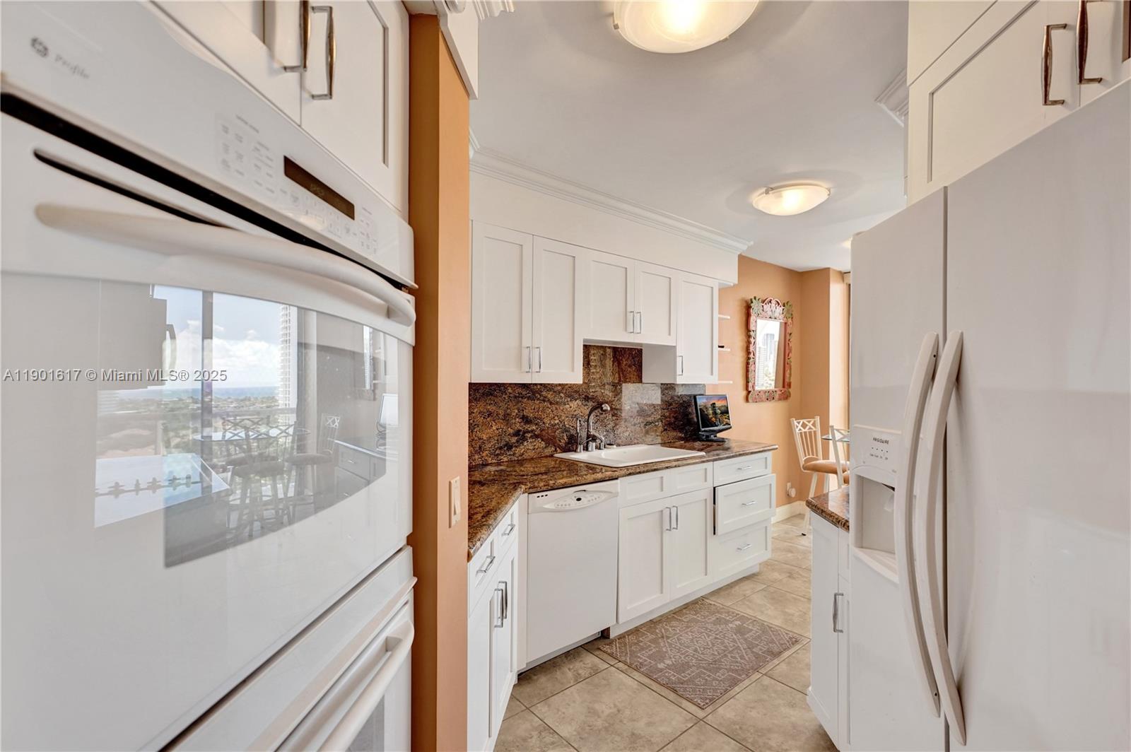 3610 Yacht Club Dr Unit: PH07